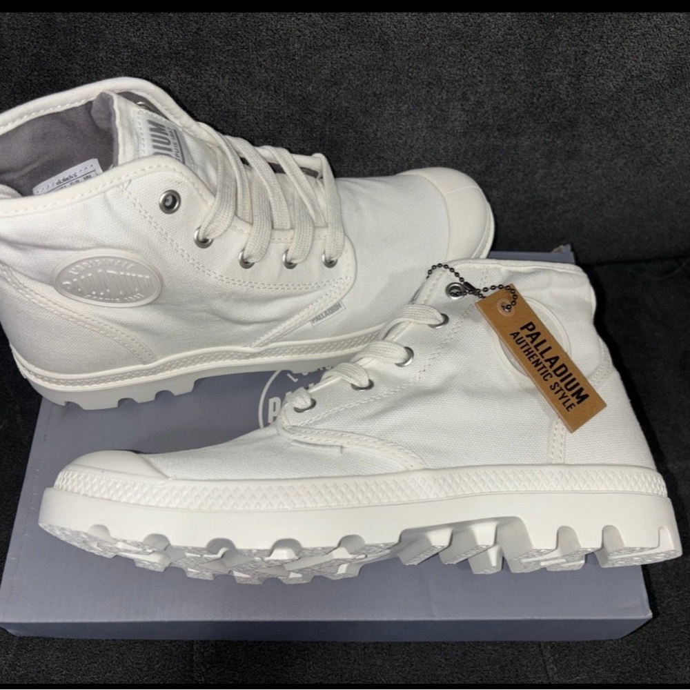 Palladium Women’s Pampa Hi Boots – Star White (Size 9)